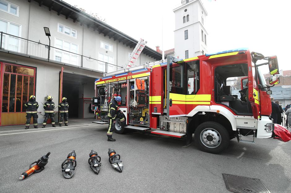 Vatrogasci JVP Zagreb dobili novo vozilo 