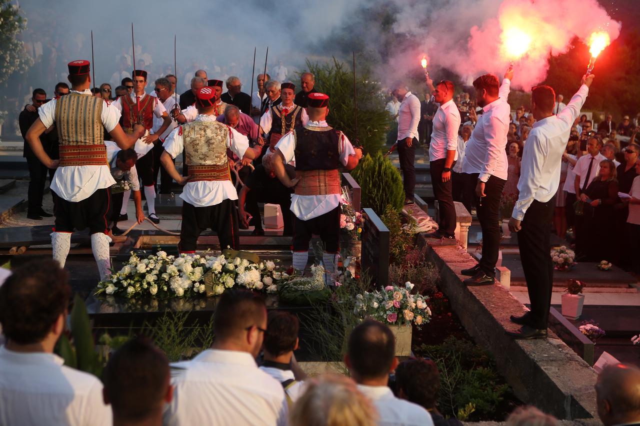 Pogreb Olivera Dragojevića