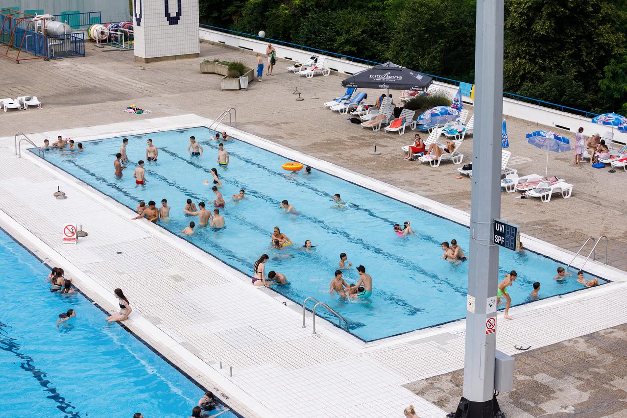 Zagreb: Atmosfera na bazenima Šalata