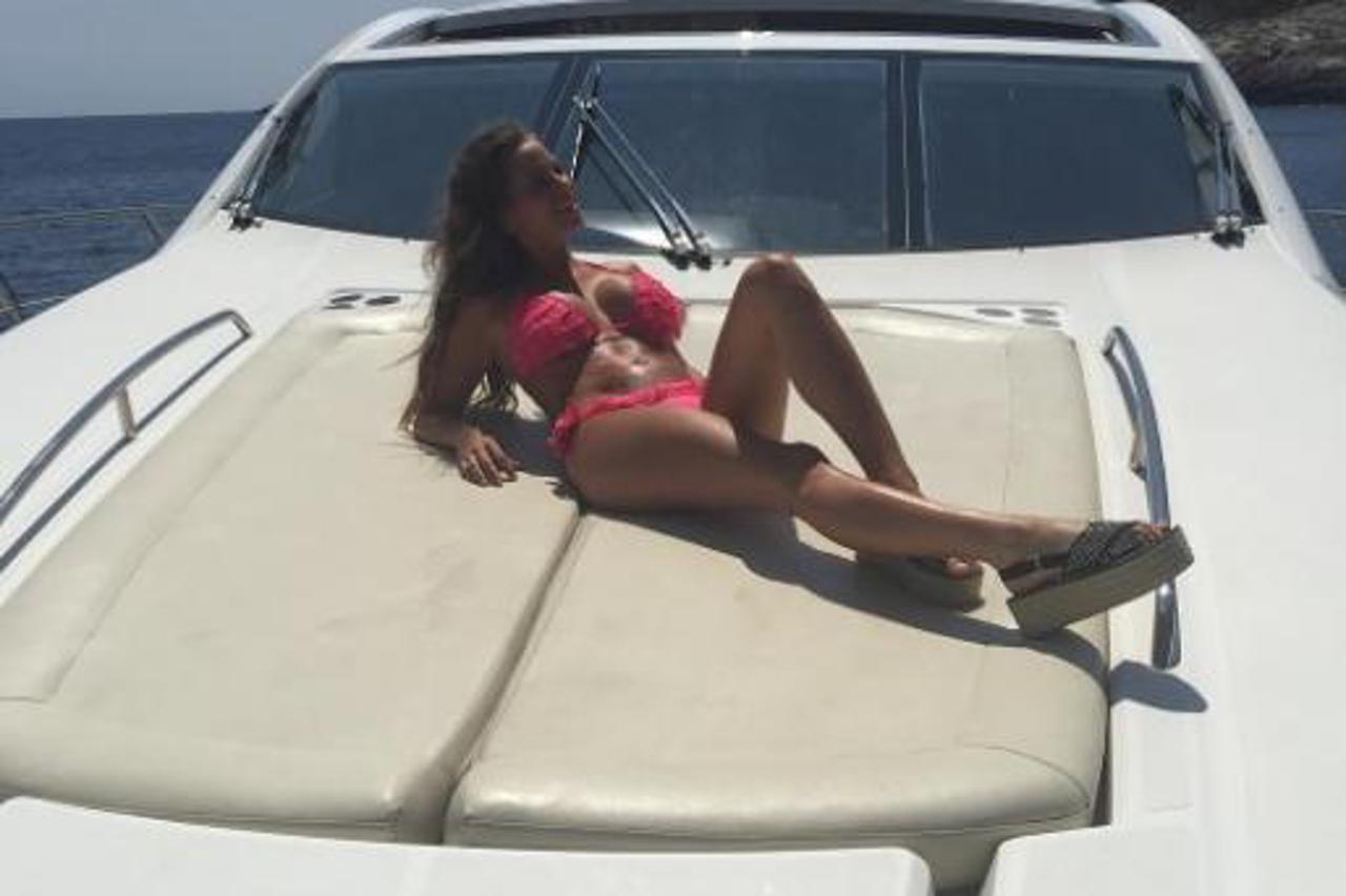 raquel mauri