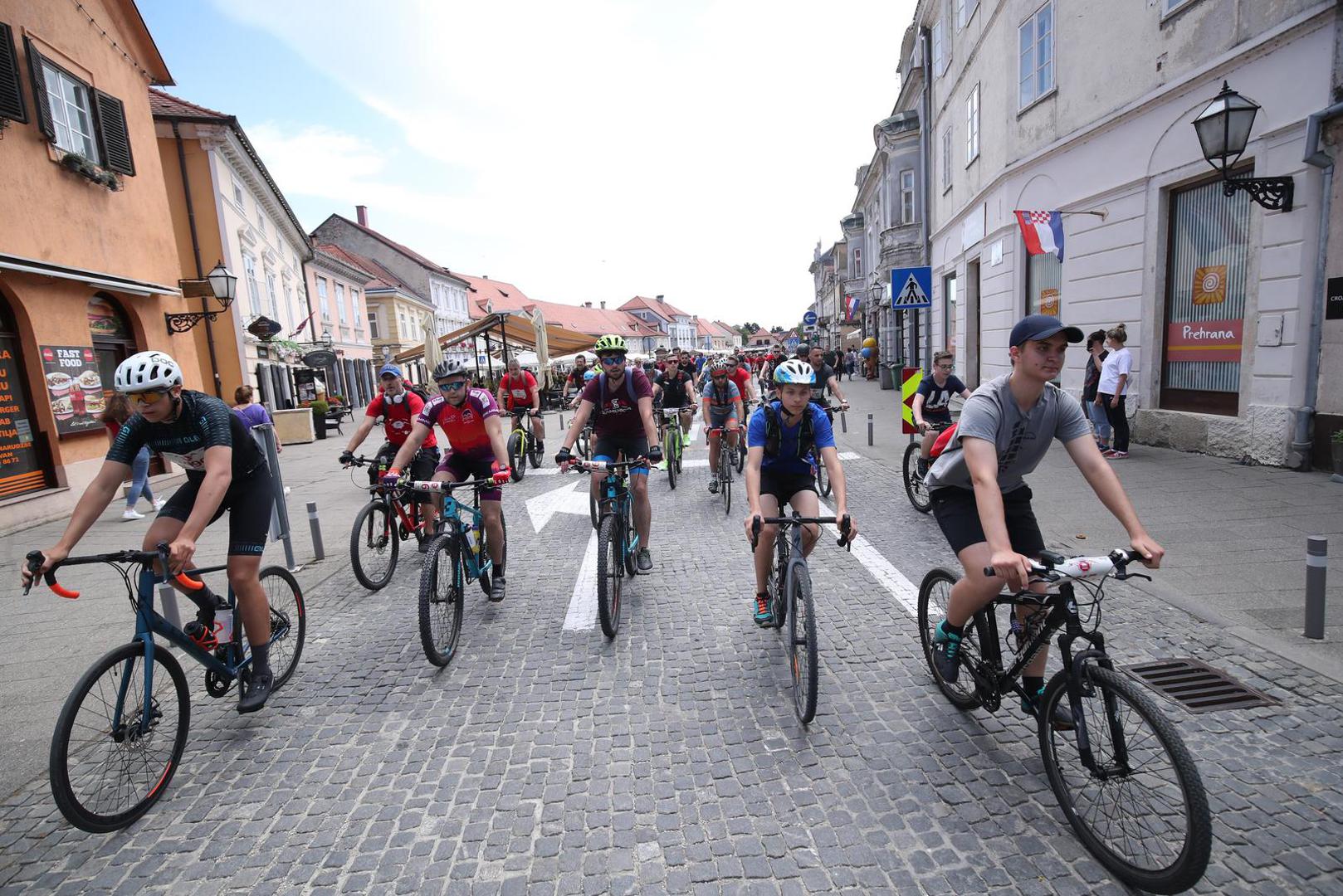 11.06.2022.,Zagreb - Na Trgu dr. Franje Tudjmana startala jubilarna 40. Vecernjakova biciklijada Photo: Sanjin Strukic/PIXSELL