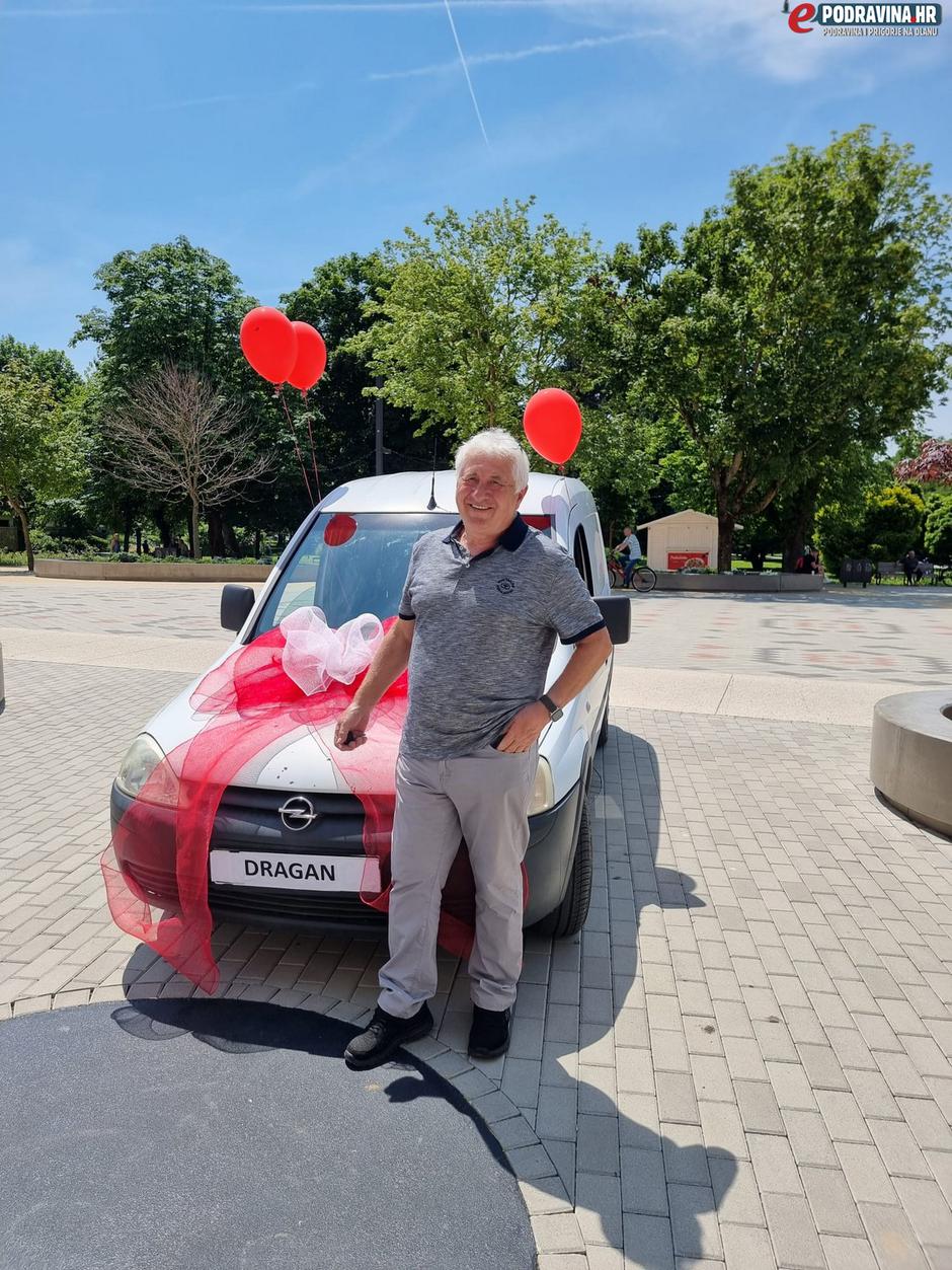 Za mirovinu na poklon dobio auto