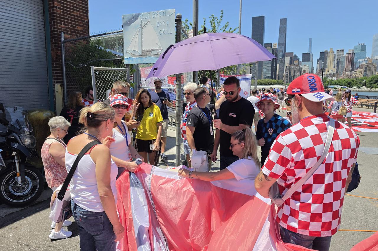 Velika hrvatska zastava u SAD-u
