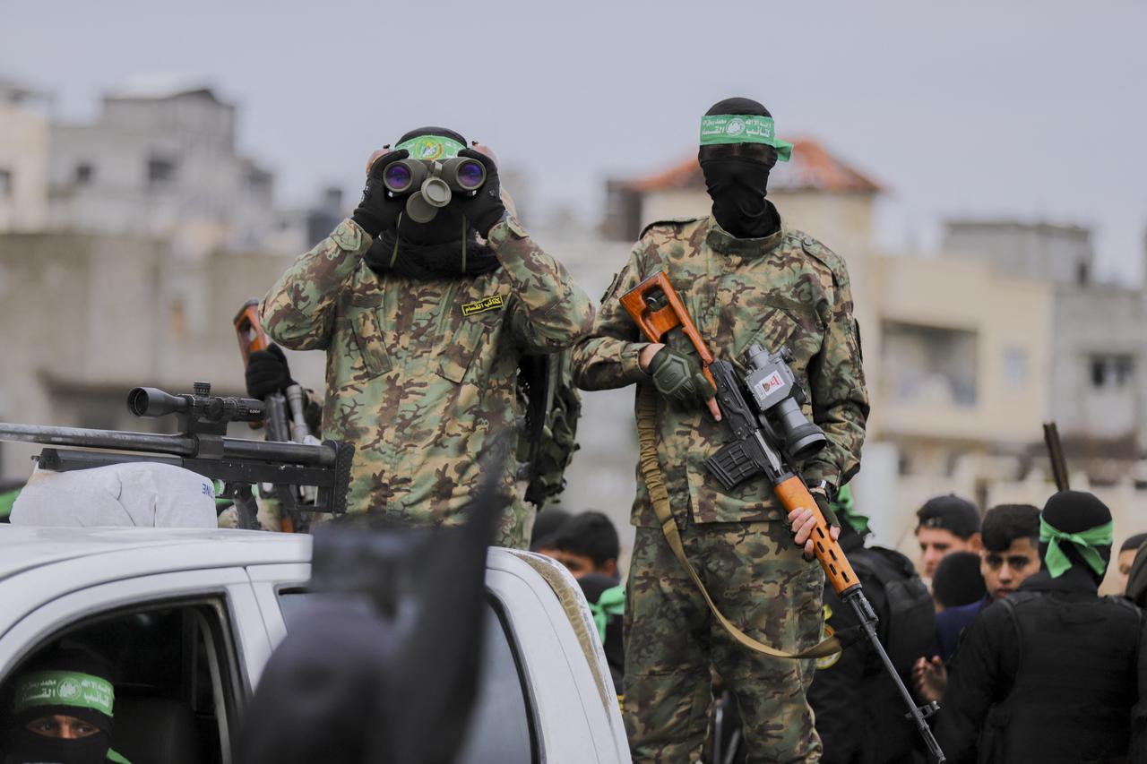 Hamas Hands Over Israeli Hostages To Red Cross - Gaza