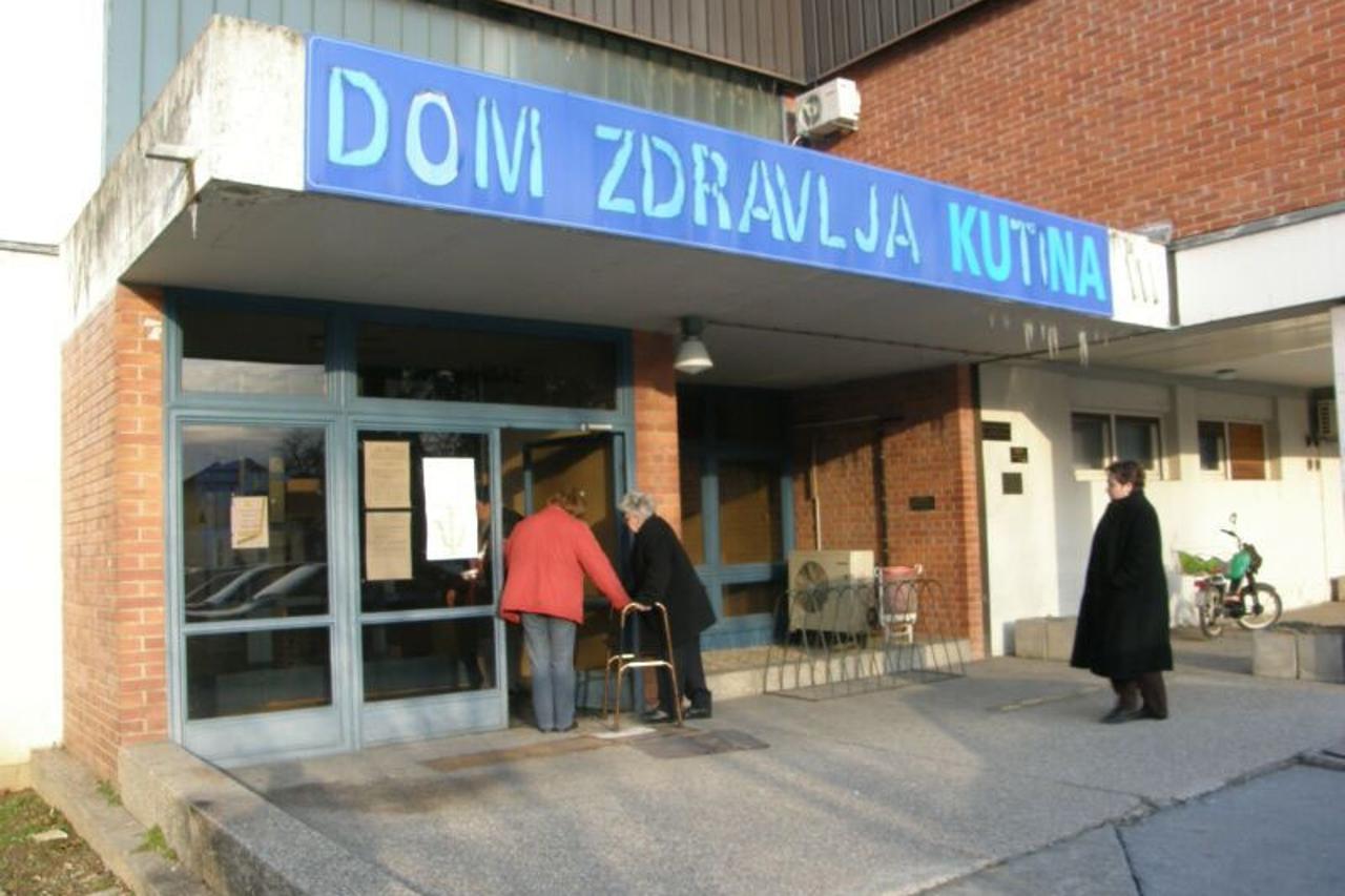'Dom zdravlja Kutina Snimio Rudolf Krznaric'