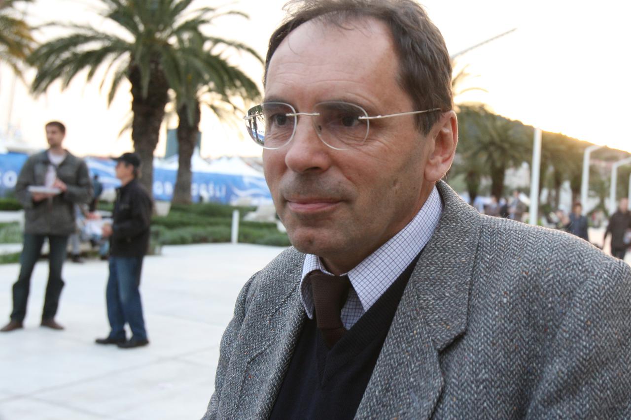 15.04.2010., Split - Poznati hrvatski fizicar i izumitelj Davor Pavuna razgovarao je u Splitu sa direktorom sajma Croatia Boat Show Vicencom Blagaicem o projektu Hrvatski san. Photo: Ivo Cagalj/PIXSELL