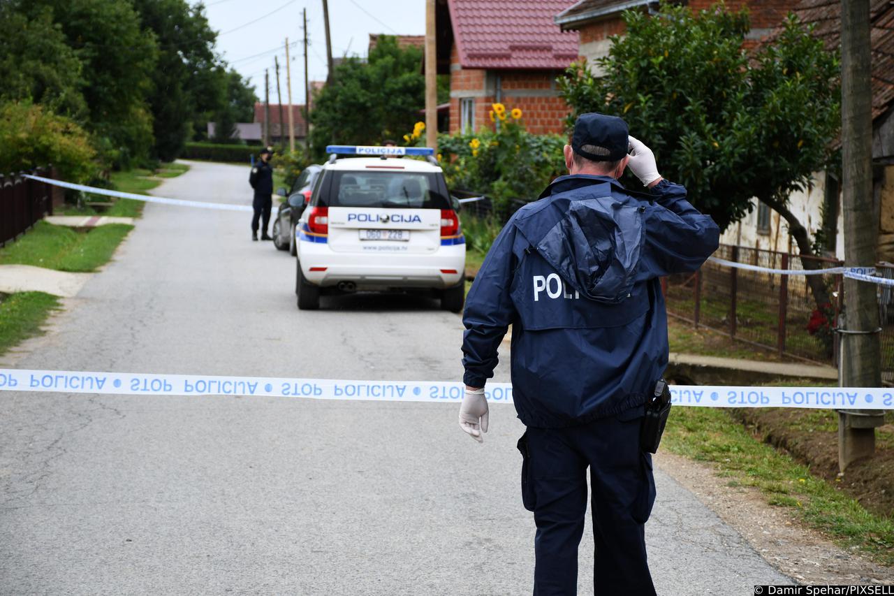 Policijski očevid nedaleko Križevaca gdje je pronađeno mrtvo tijelo muškarca