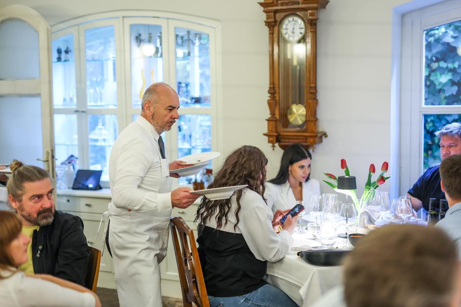 Zagreb: Događaj Vino uz žlicu u restoranu Gallo