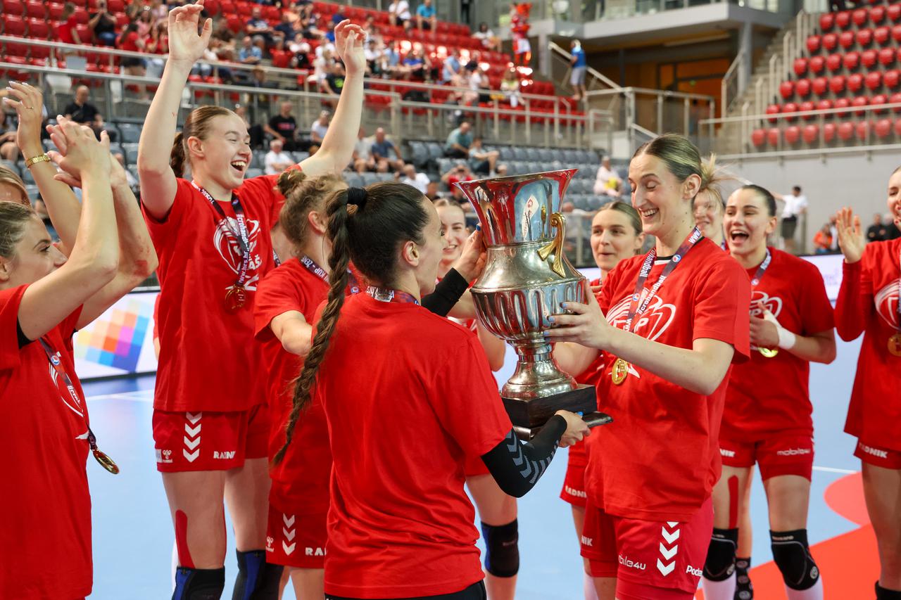 Poreč: Finale Hrvatskog kupa za rukometasice, RK Podravka - RK Lokomotiva