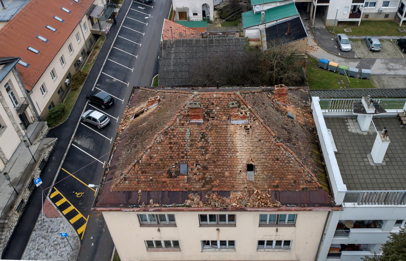 28.12.2020., Petrinja - Pogled iz zraka na ostecene krovove zgrada i kuca stradalih u potresu. Photo: Igor Kralj/PIXSELL