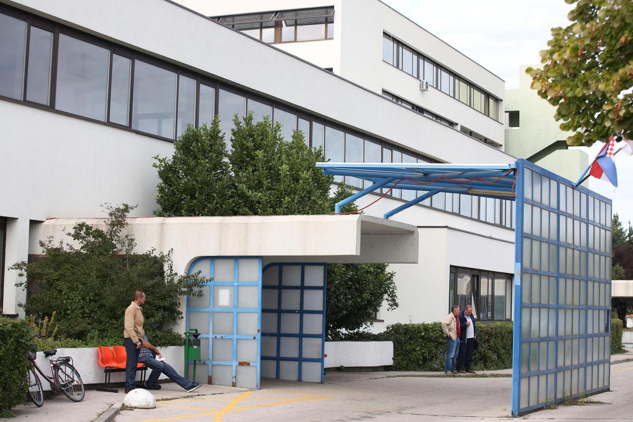 Okrugli stol "Pet do dvanaest" za opstanak opće i veteranske bolnice Hrvatski ponos -Knin