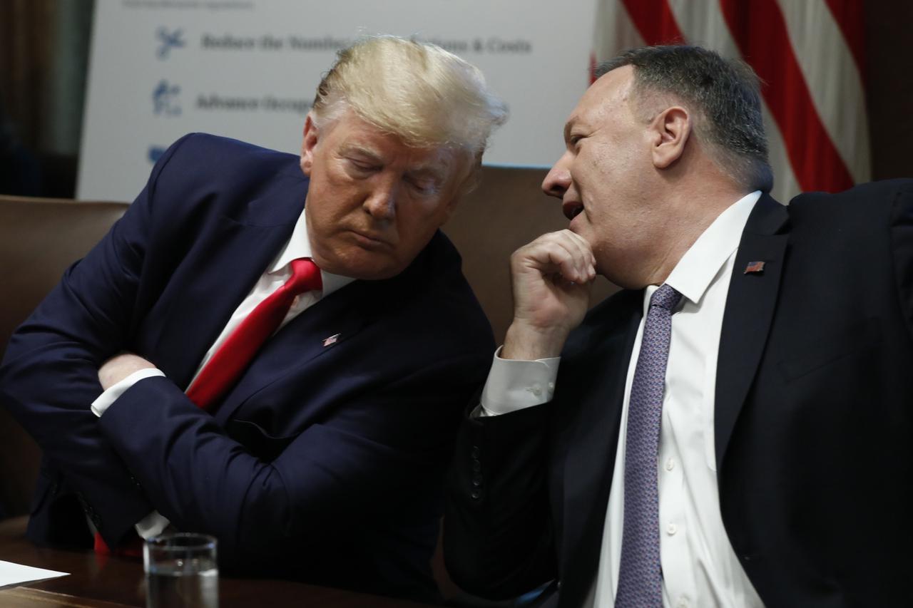 Donald Trump i Mike Pompeo