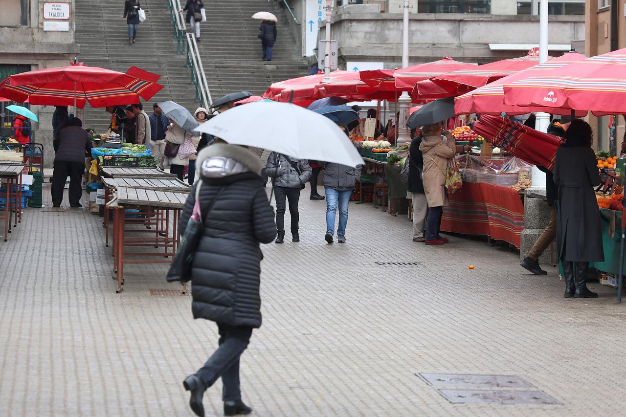 U Zagrebu pocela kiša, moguća i susnježica