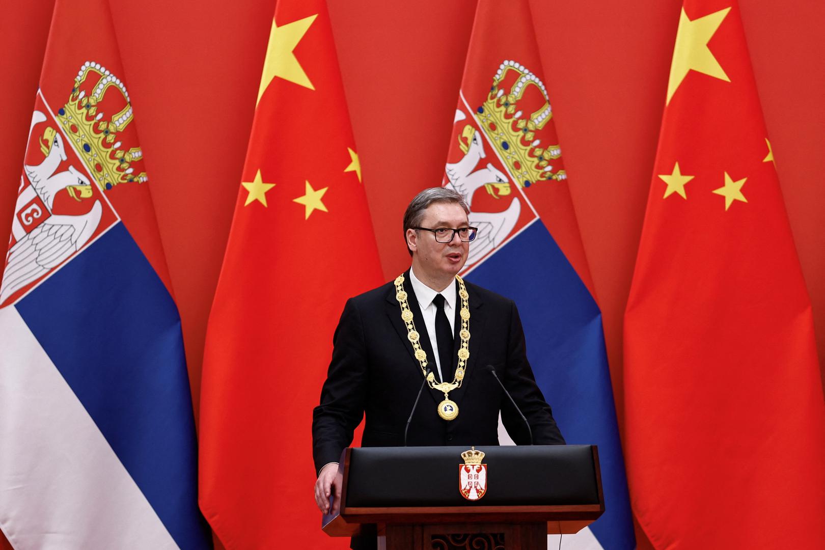 "Iz onoga što sam razgovarao s predsjednikom Xijem, vjerujem da su nam širom otvorena vrata za nastavak suradnje, za nove poslove", rekao je beogradskim novinarima Vučić poslije sastanka s kineskim šefom države.