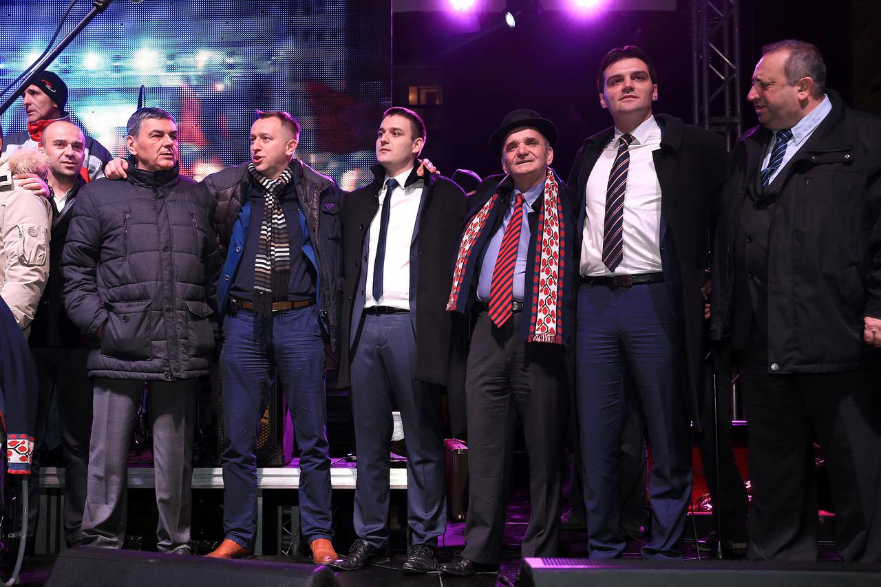 01.02.2015., Osijek, Trg Slobode - Docek Branimira Glavasa koji se nakon pet i pol godina provedenih u zatvoru u Bosni i Hercegovini vratio u rodni grad. Glavasu su udruge proistekle iz Domovinskog rata za dobrodoslicu organizirale koncert. Branimir Glava