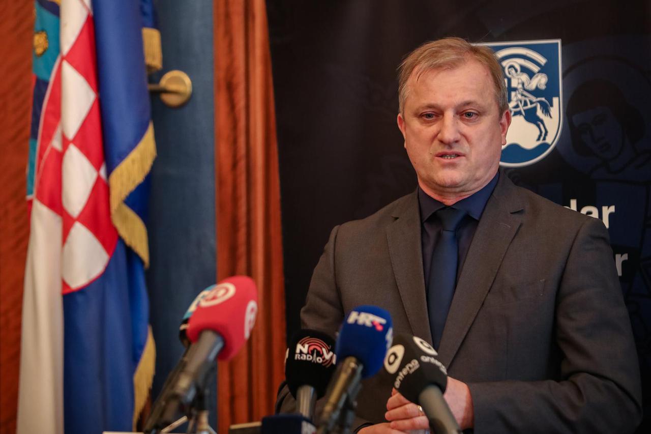 Zadar: Gradonačelnik Branko Dukić održao konferenciju na temu Proračuna s nužnim rashodima i izdacima