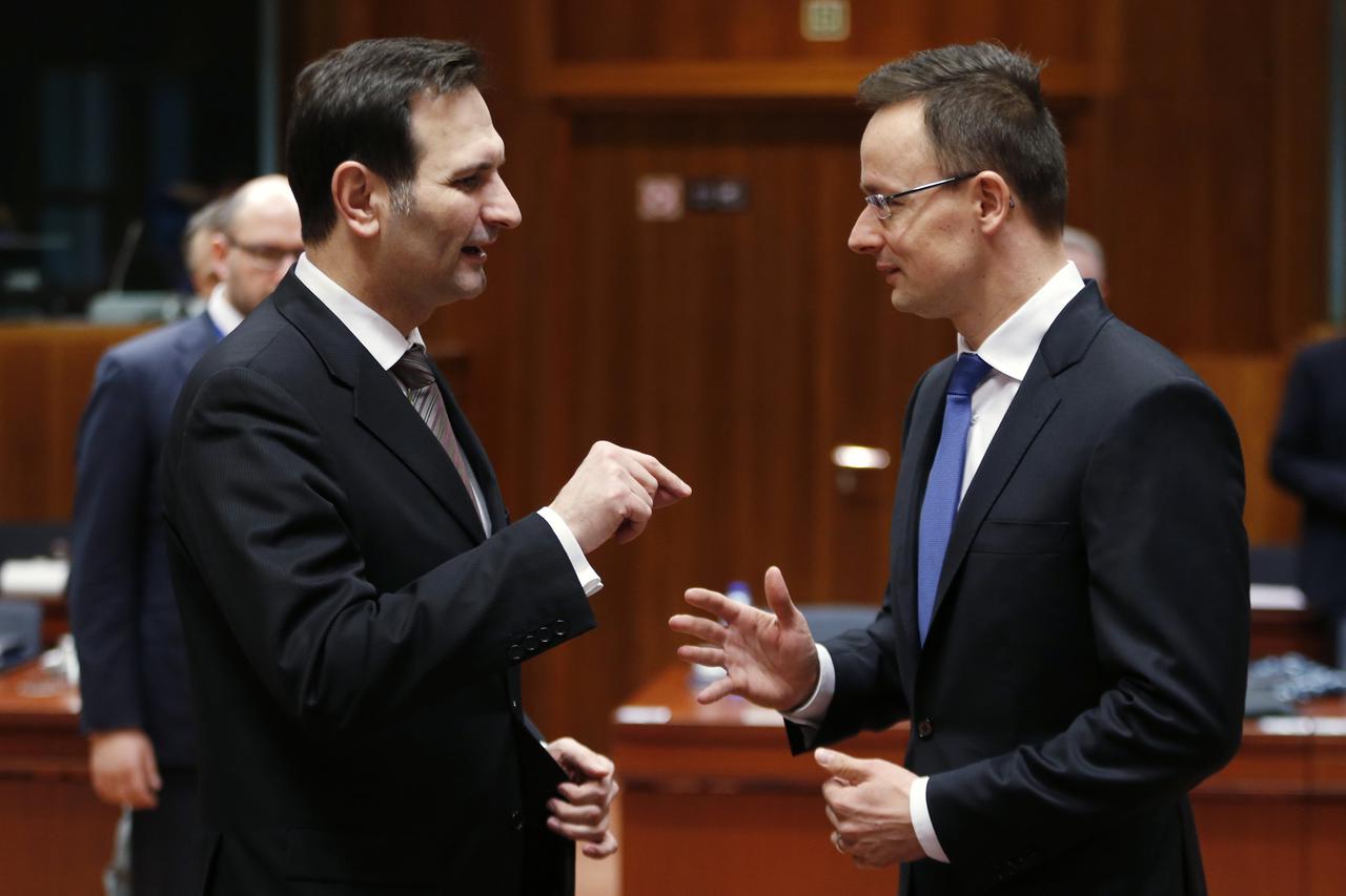 Ministar Miro Kovač (na slici u razgovoru s mađarskim kolegom Peterom Szijjartom) Srbiji postavlja tri uvjeta