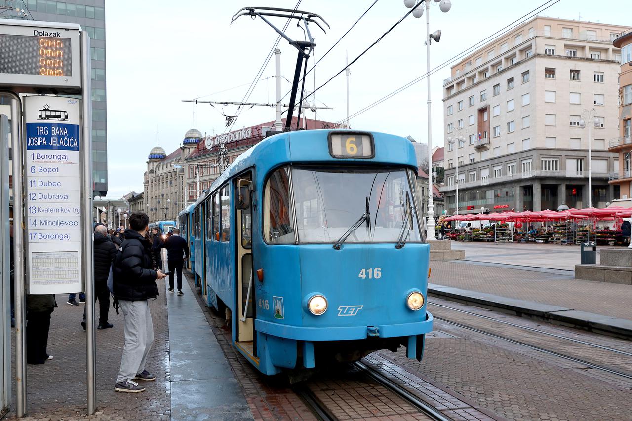 Zagreb: Na Trgu se pokvarila šestica. Petak 13. ili samo stari tramvaj koji je vidio i bolja vremena?