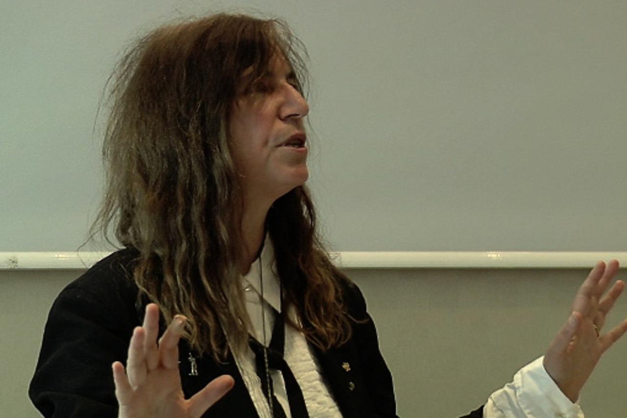 Patti Smith recitira