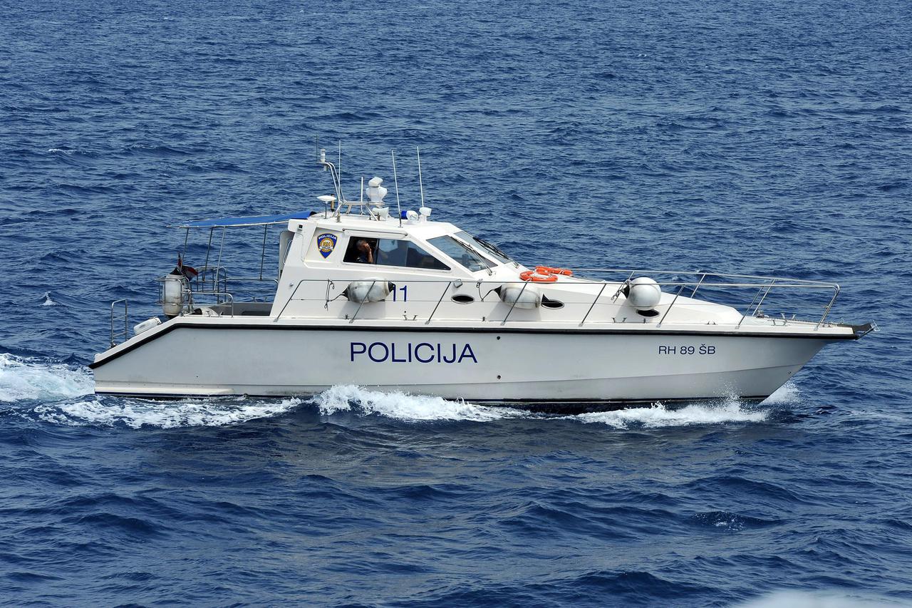 policija