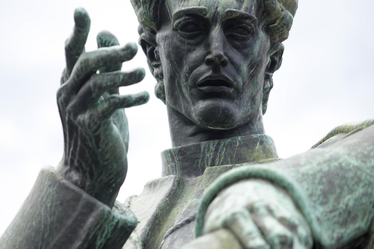 07.08.2014., Zagreb - Spomenici hrvatskim povijesnim licnostima u uzem gradskom centru. Josip Juraj Strossmayer.  Photo: Grgur Zucko/PIXSELL