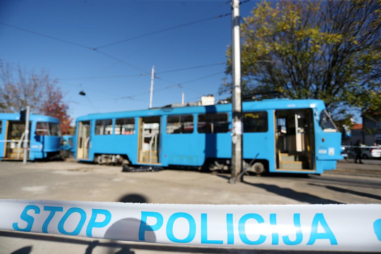 Žena podletjela pod tramvaj na Črnomercu