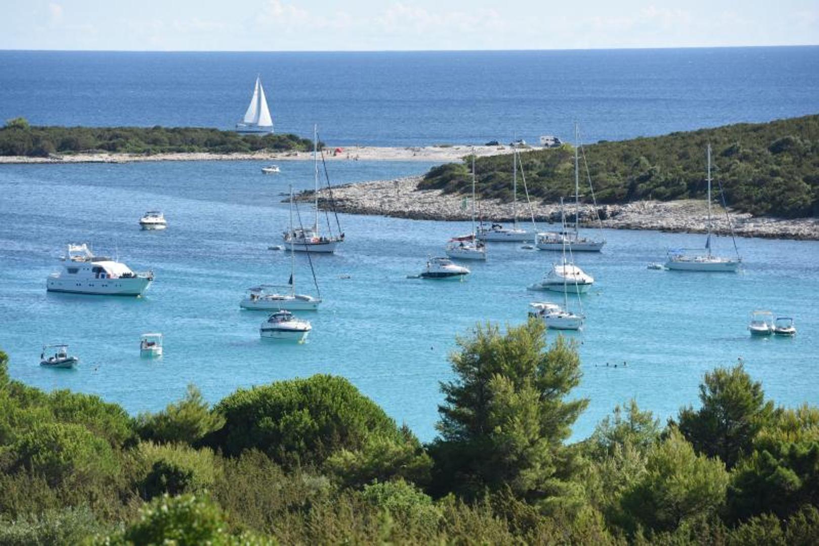 12. Božava (Dugi otok)  - (14/7/2012) -  27.8 Celzijevih stupnjeva