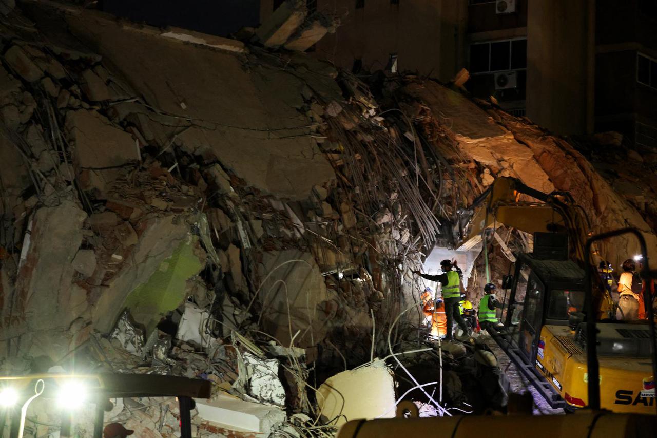 Aftermath of earthquakes in Caracas
