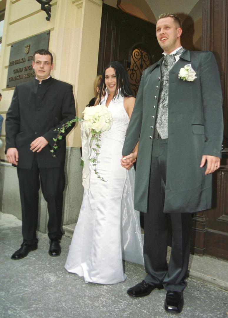 Kada je riječ o privatnom životu, Indira se prvi put udala za Narcisa Mujkića. Vjenčali su se 21. travnja 2001. godine, nakon što su se upoznali godinu ranije u Makarskoj. Njihov brak trajao je do 2010. godine, kada su se razveli.