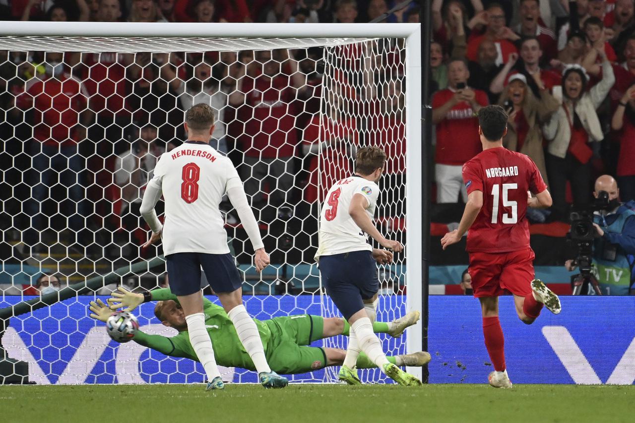 Football EURO 2020 semi-finals / England -Denemark 2-1 nV