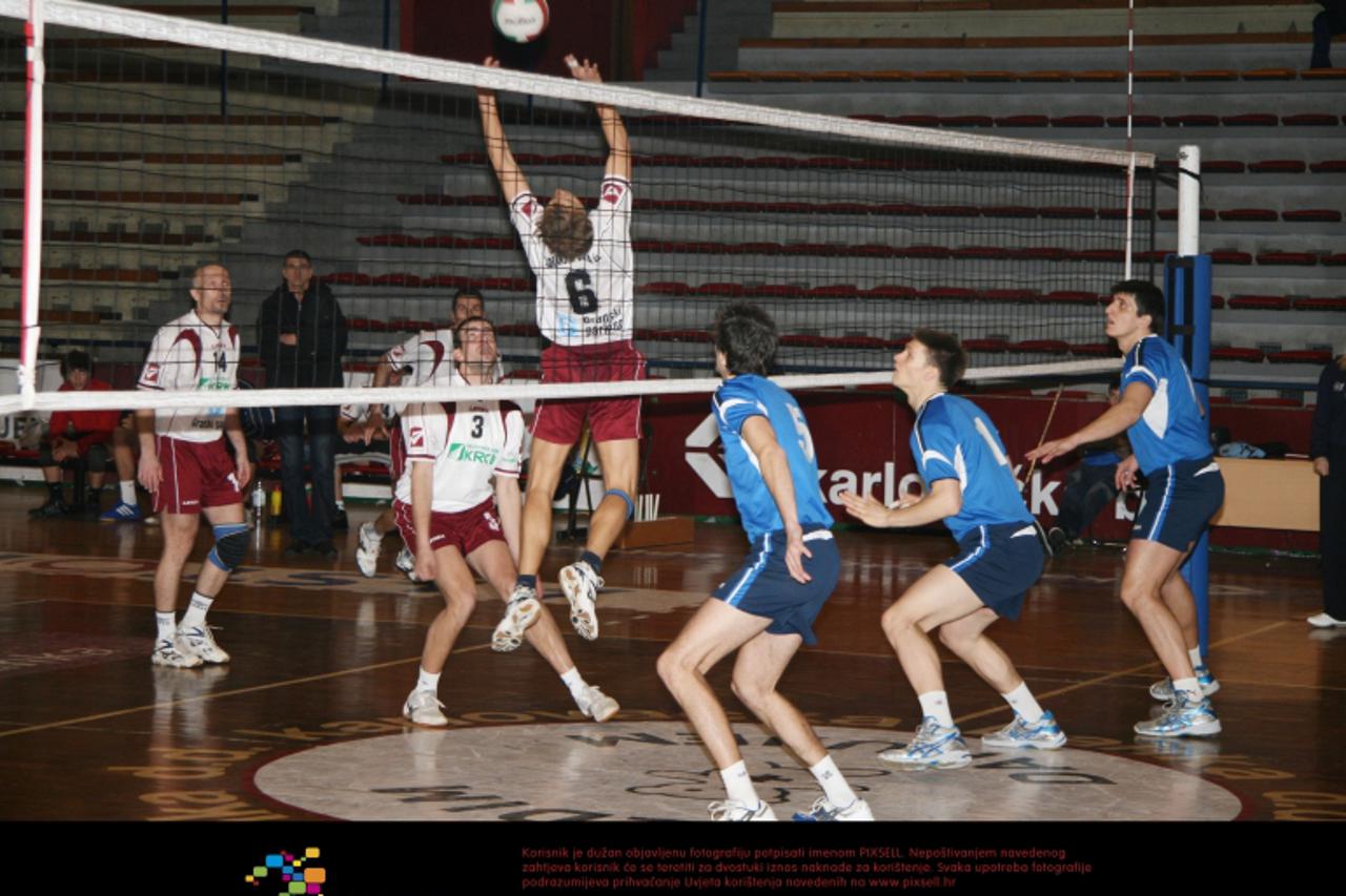'01.02.2010., Karlovac - Odbojkasi Karlovca pobijedili su momcad Sibenika u sportskoj dvorani Mladost u Karlovcu.  Photo: Dominik Grguric/VLM/PIXSELL'