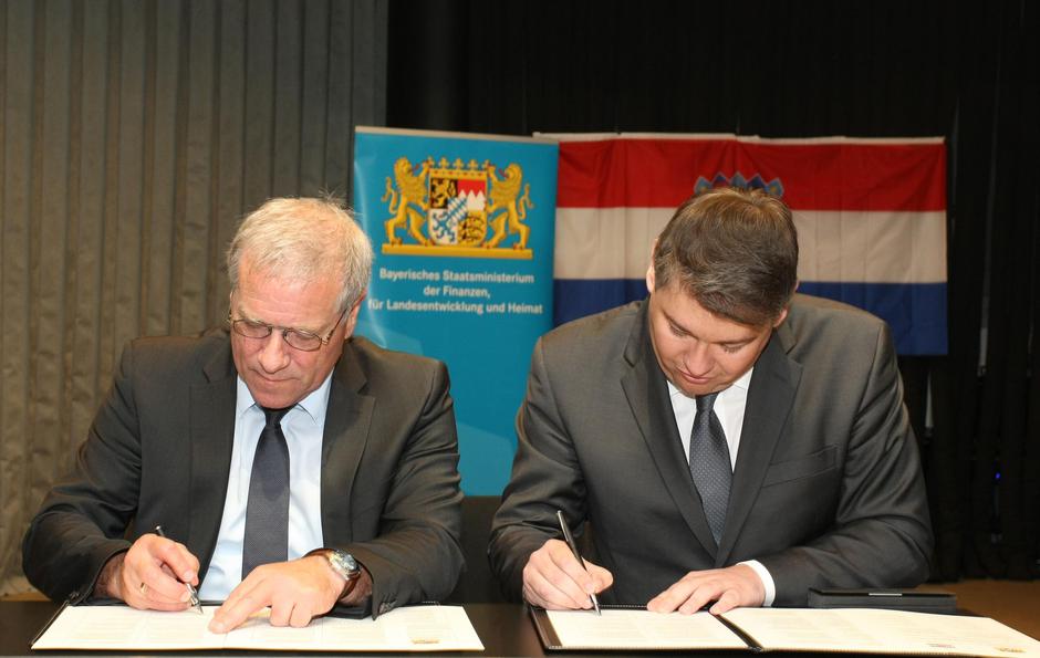 Boris Lalovac,Johannes Hintersberger