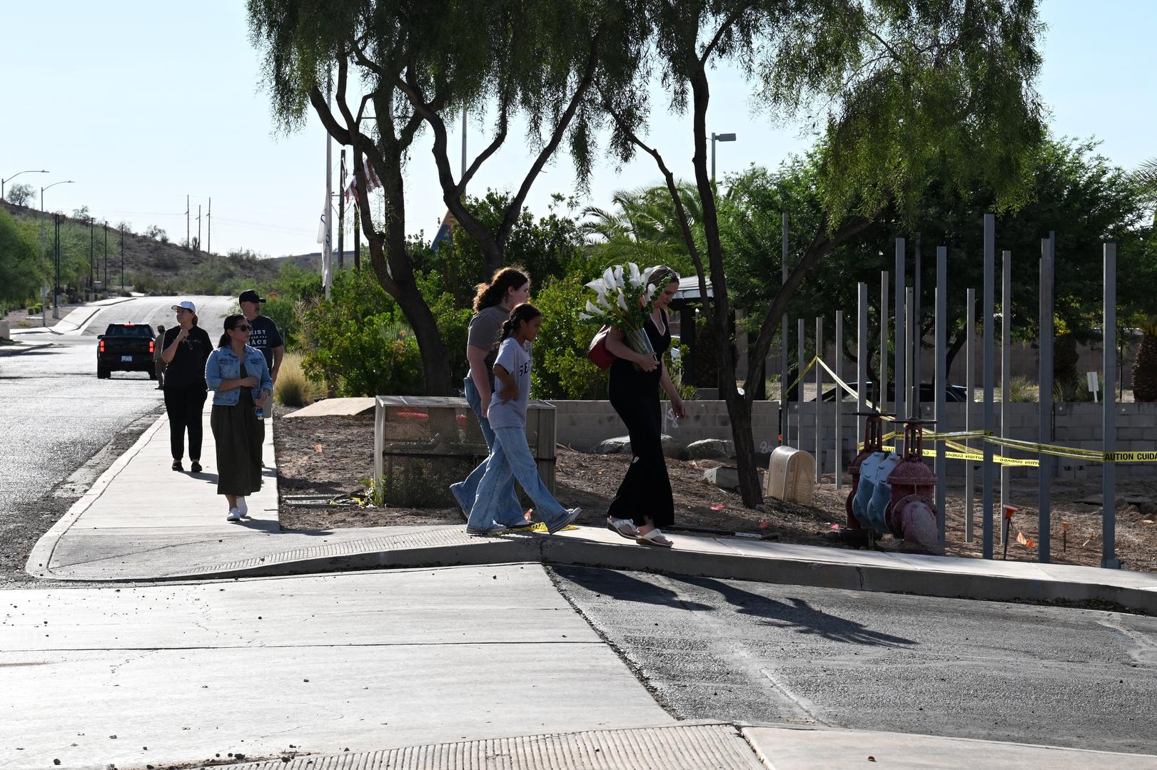Unatoč tome, dodaje kako su – kao i prilikom drugih njegovih nastupa na kampusima – postojale peticije koje su se protivile njegovu govoru. „Dio studenata bio je nezadovoljan njegovim dolaskom, no to nije ništa novo kada je riječ o njegovim stavovima i temama koje zastupa.“