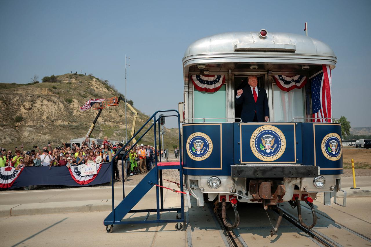 storyeditor/2026-07-03/2026-07-01T175631Z_2092970079_RC255MAGCZSZ_RTRMADP_3_USA-250-TRUMP.JPG
