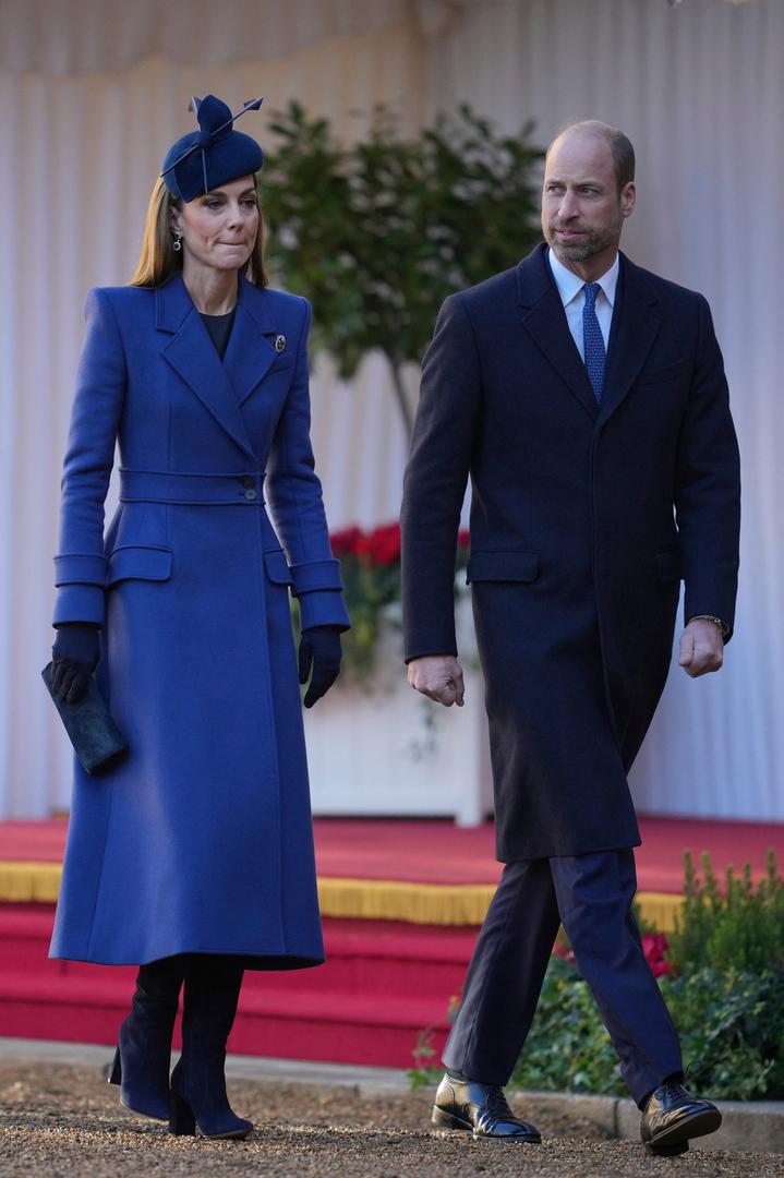  Uz to, oboje preuzimaju odvažniju diplomatsku ulogu kako se približava njihovo vrijeme na prijestolju. Iako je 2024. bila, prema riječima princa Williama, 'brutalna' godina zbog dijagnoza raka njegovoj supruzi Kate Middleton i ocu, kralju Charlesu, 2025. je, srećom, donijela olakšanje.