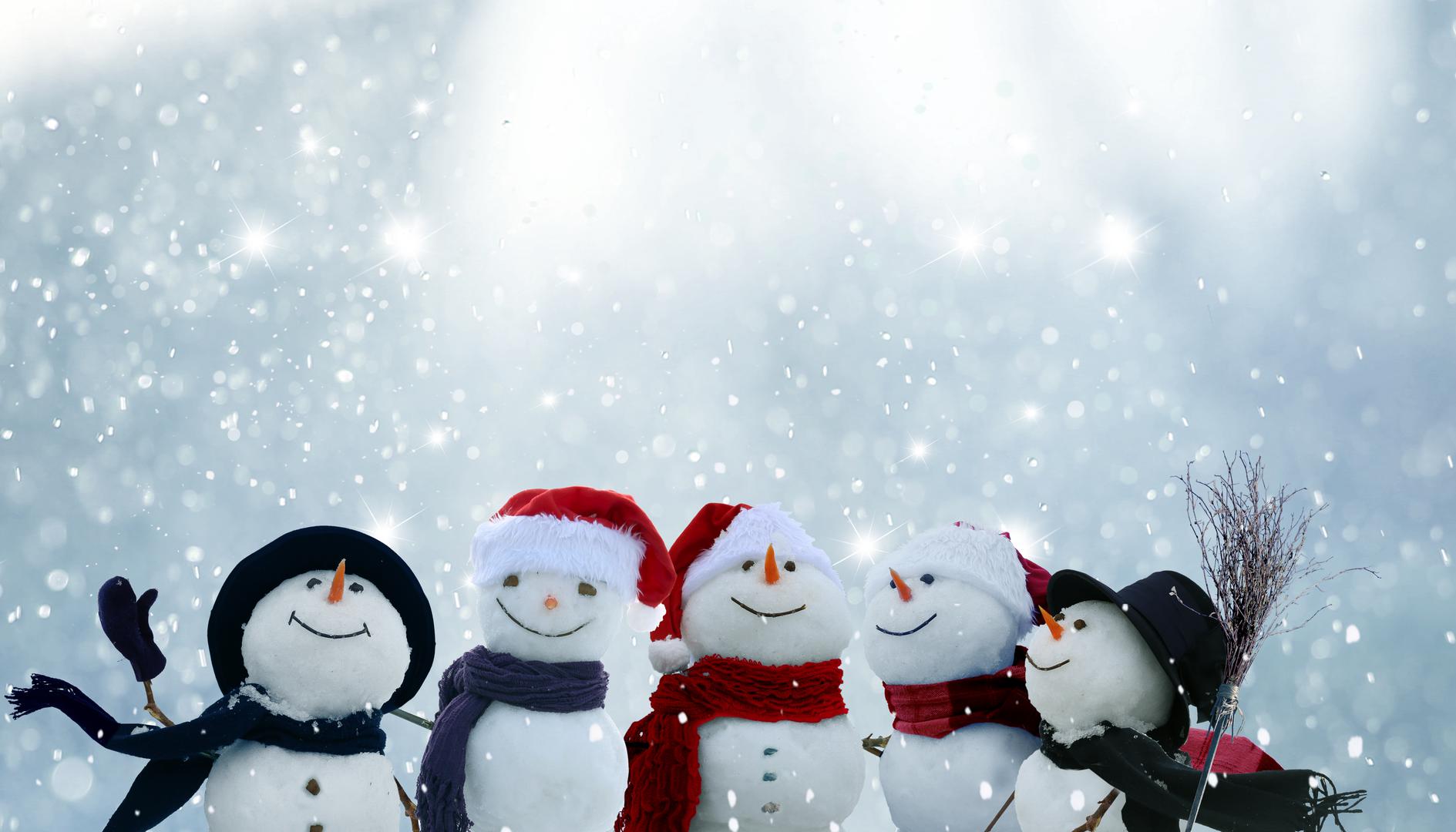 2015. godine grupa ljudi u Japanu oborila je rekord u izradi snjegovića - napravili su ih 2036 u jednom satu. Sudjelovalo je 1406 ljudi.