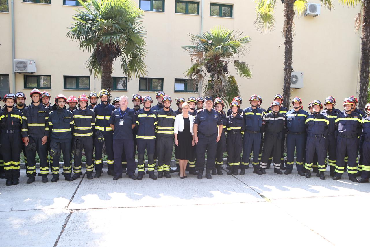 Predsjednica posjetila Operativno vatrogasno zapovjedništvo u Divuljama