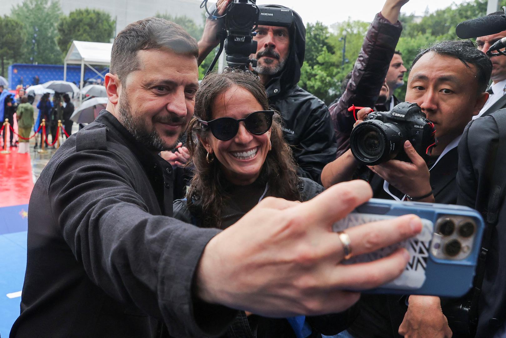 Europski čelnici okupili su se na na šestom samitu Europske političke zajednice (EPC) na kojem će dominantna tema biti napori za postizanje mira u Ukrajini