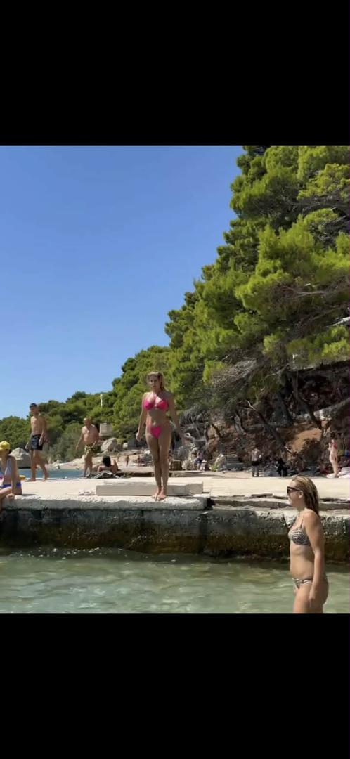 Splićanka, koja je 2000. ponijela titulu Miss Universe Hrvatske, ljeto provodi na Jadranu, a svakodnevnim objavama oduševljava brojne pratitelje.