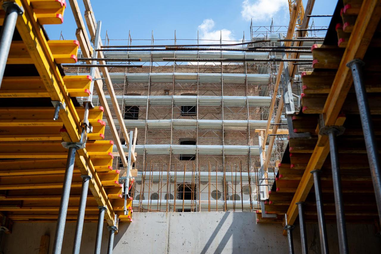 Zagreb: Obilazak Paromlina i radova s dogradonačelnikom Lukom Korlaetom