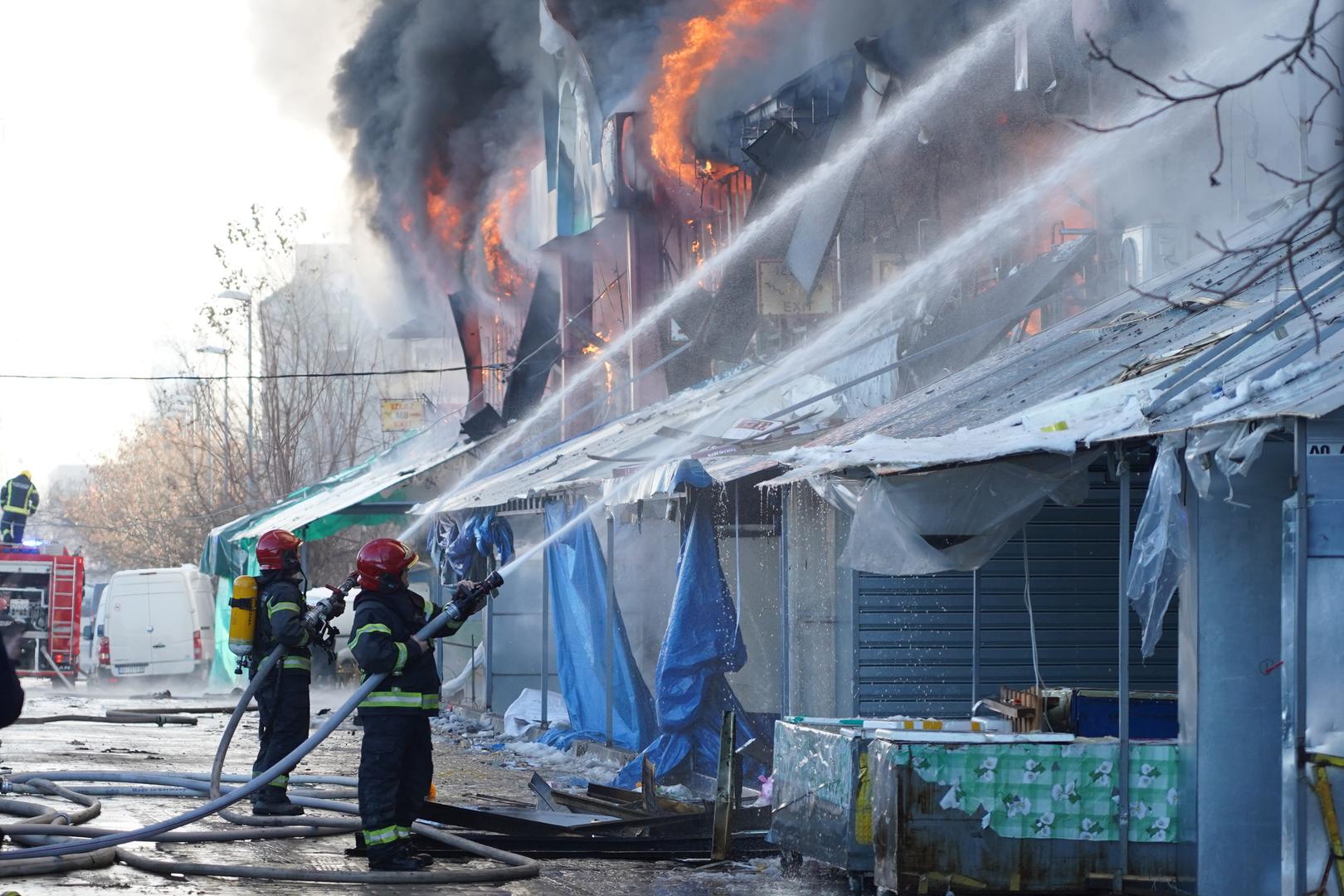 24, January, 2024, Belgrade - After less than two years, a huge fire broke out again in the China Shopping Center in Block 70. Photo: Antonio Ahel/ATAImages

24, januar, 2024, Beograd - Posle manje od dve godine opet je izbio ogroman pozar u Kineskom trznom centru u Bloku 70. Photo: Antonio Ahel/ATAImages  Photo: Antonio Ahel/ATAImages/PIXSELL