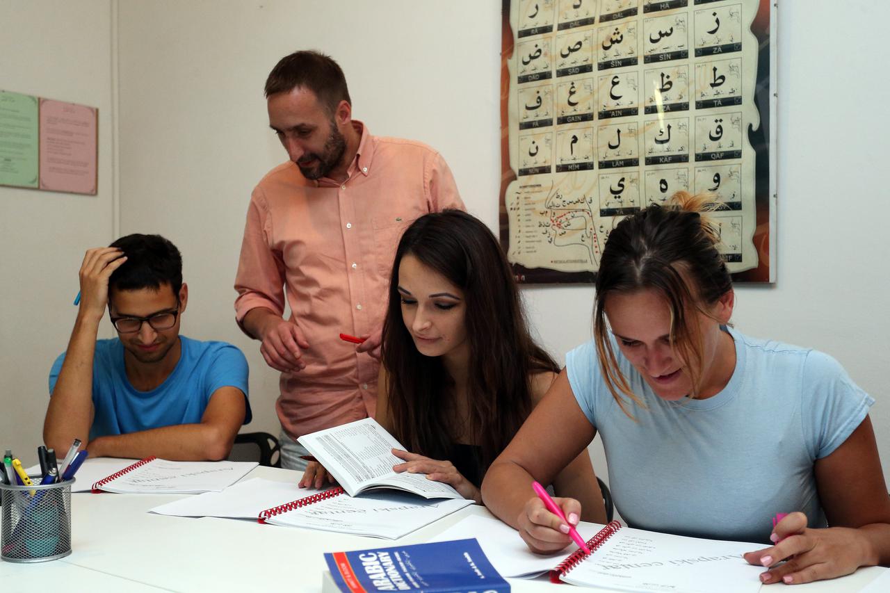 07.09.2016., Zagreb - Arapski centar za kulturu, polaznici tecaja arapskog jezika i ucitelj Mustafa Alajbegovic.  Photo: Dalibor Urukalovic/PIXSELL