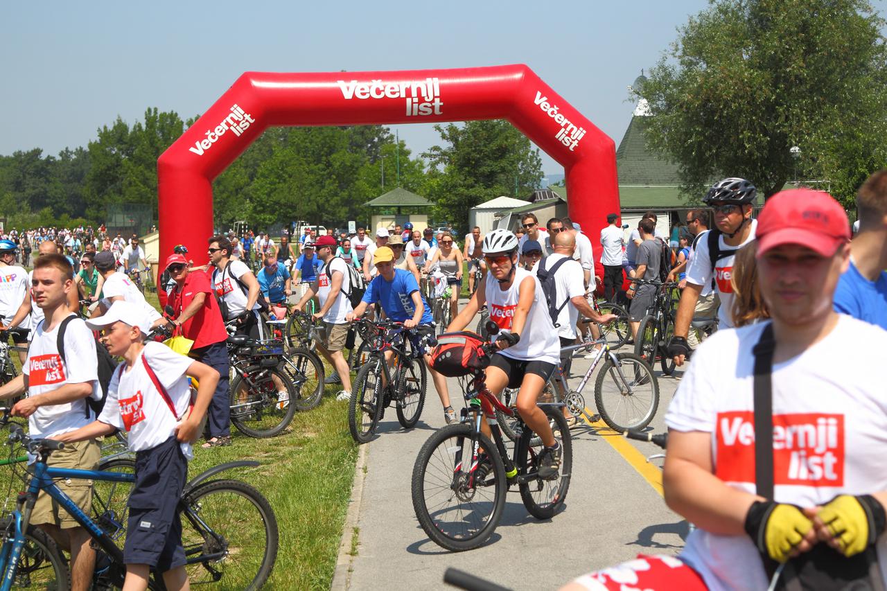 16.06.2013., Zagreb - Nakon cetiri godine stanke, Vecernjakova biciklijada ponovno je okupila velik broj sudionika. 31. biciklijada je ove godine u znaku skorasnjeg ulaska u Europsku uniju, pa 28 Nextbike javnih bicikla na celu povorke na simbolican nacin