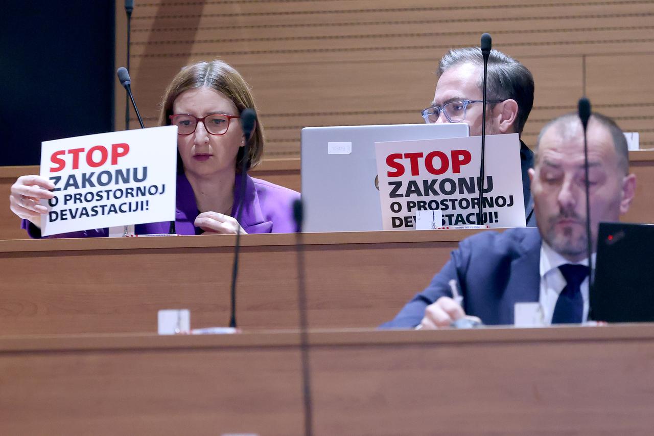 Zagreb: Sabor raspravlja o paketu građevinskih zakona