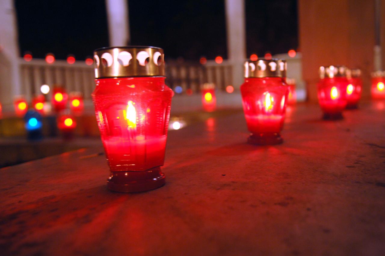 Bjelovar- svijeće za Vukovar