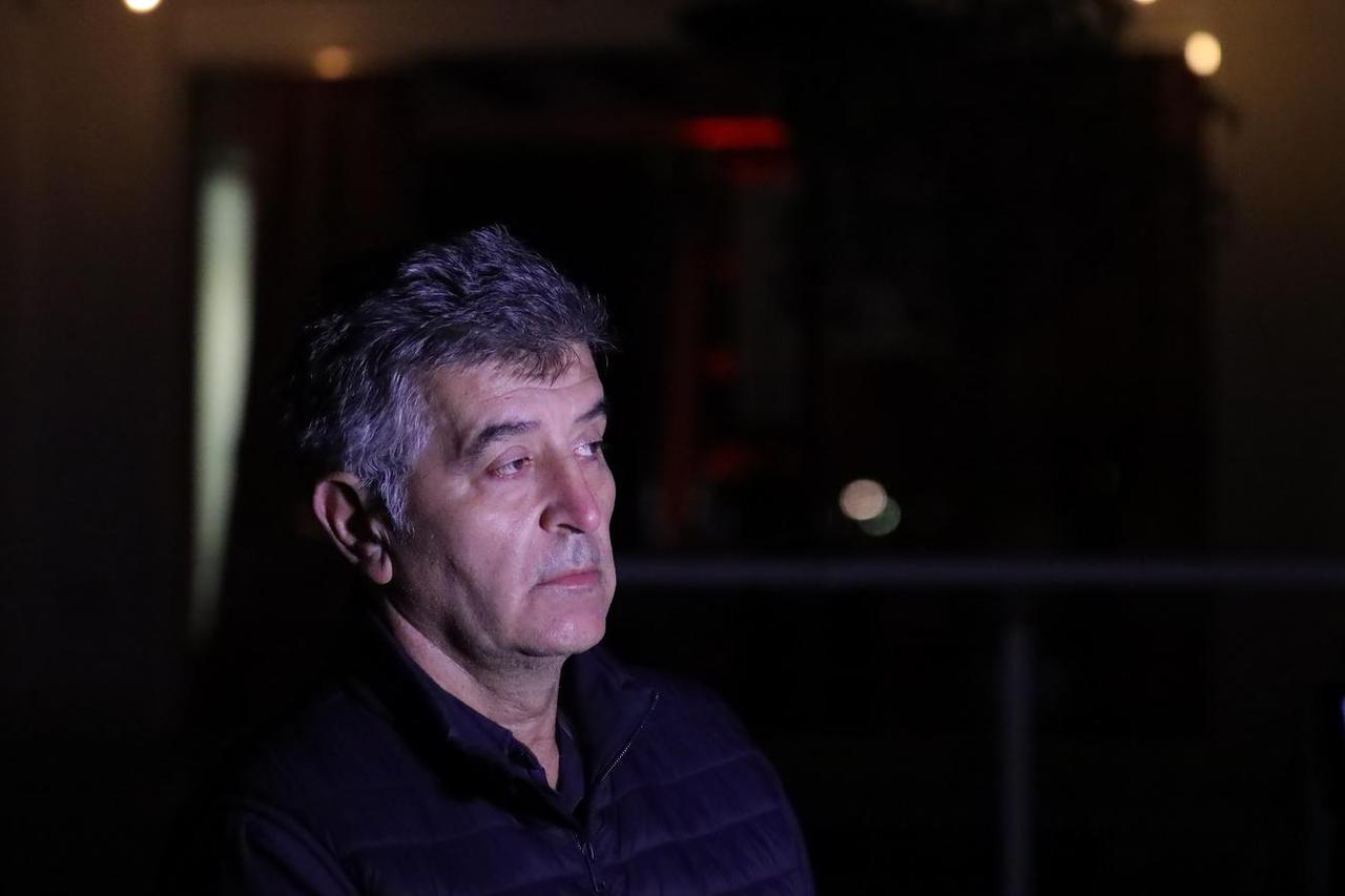 Beograd: Otac nestalog Splićanina Mateja Periša, Nenad Periš, ispred kluba Gotik