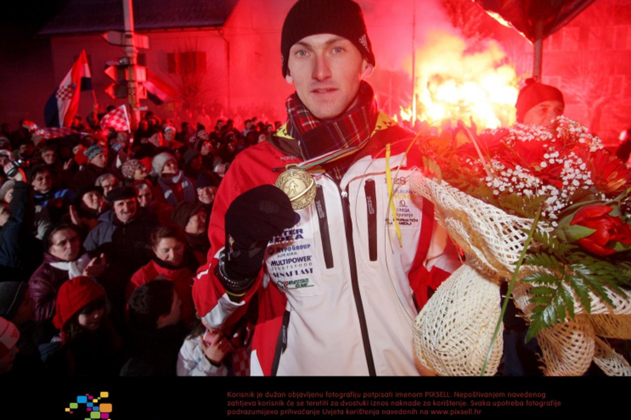 '24.02.2009. ,Mrkopalj - Docek Jakova Faka u Mrkoplju, prvi nas sportas koji je osvojio medalju u biatlonu(SP). Photo: Nel Pavletic/24sata'