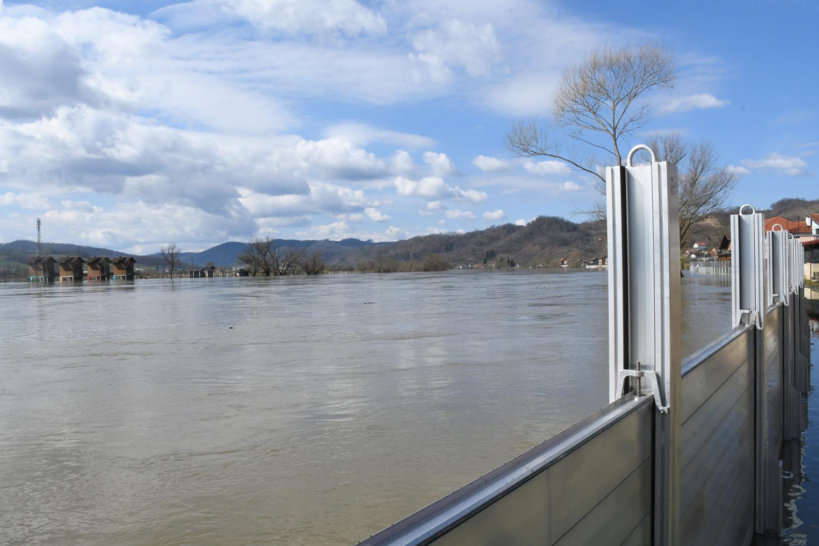 Gradnja je izvedena na način da je utjecaj na okoliš minimalan i da se ne uništava prirodni ekosustav, kako tijekom izgradnje tako i tijekom korištenja.

