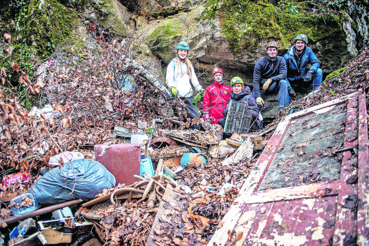 U godinu dana iz špilja izvukli 70 kubika otpada