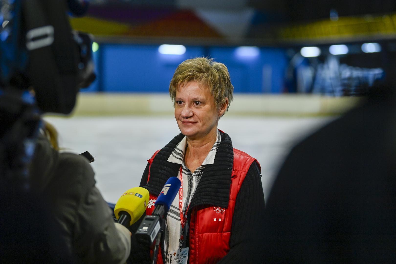 Sanda Dubravčić u međuvremenu je dodala prezime Šimunjak, a danas je liječnica i članica liječničke komisije Međunarodne klizačke federacije (ISU). Također je i međunarodni sudac.